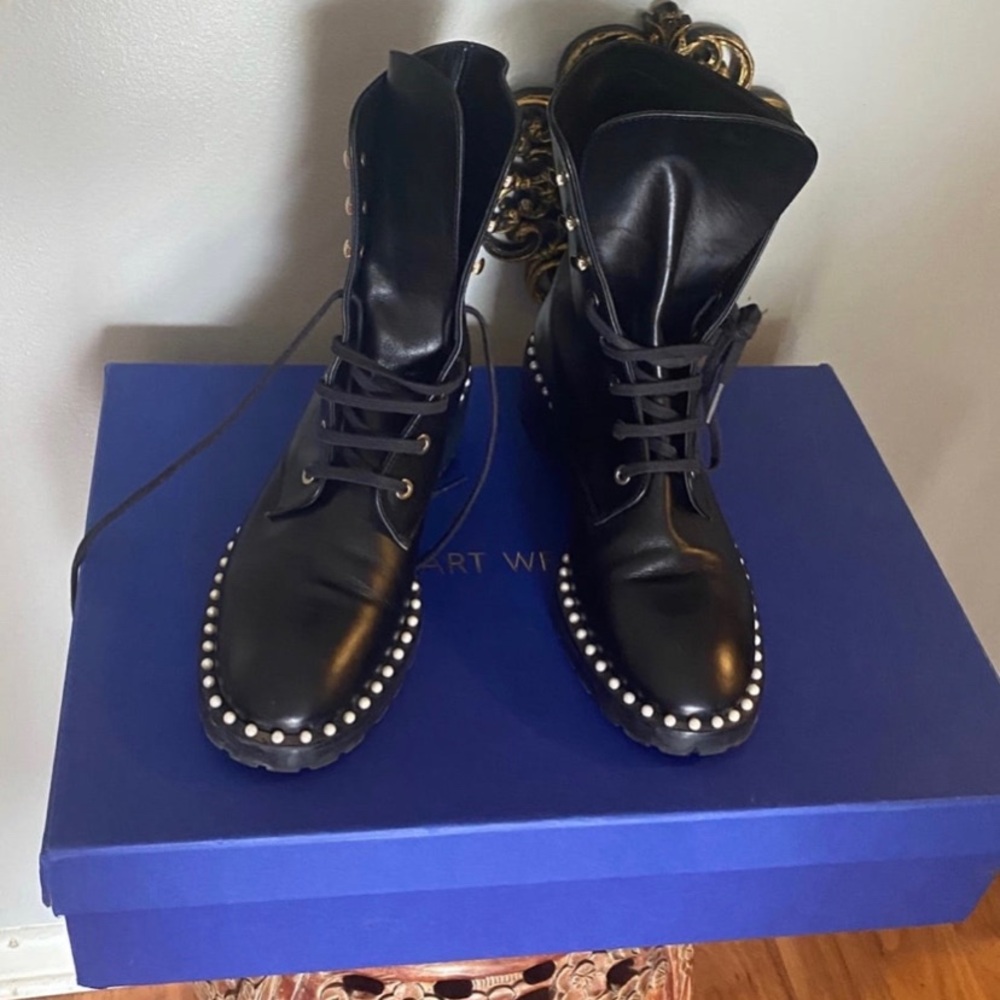 🖤🤍Stuart Weitzman Womes 8Sondra Black Leather Lace-Up Combat Boots Pearl Trim🖤🤍